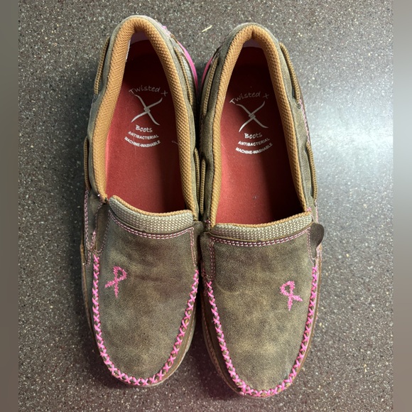 Twisted X - Picture 3 of 5